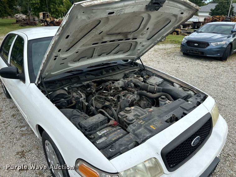 image for item EH6982 2010 Ford Crown Victoria Police Interceptor  