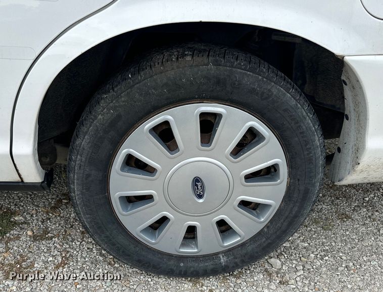 image for item EH6982 2010 Ford Crown Victoria Police Interceptor  