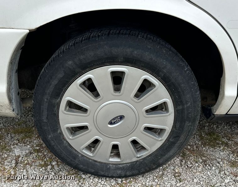 image for item EH6982 2010 Ford Crown Victoria Police Interceptor  