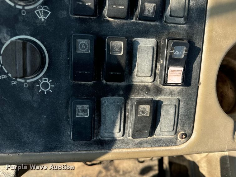 image for item EH6993 2007 Case 521D wheel loader