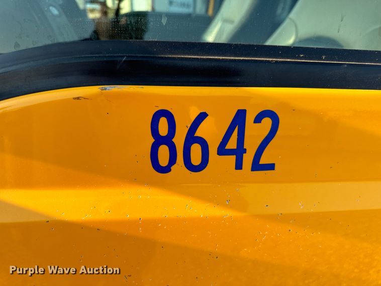 image for item EH6994 2012 Ford F550 XL SuperCab flatbed truck