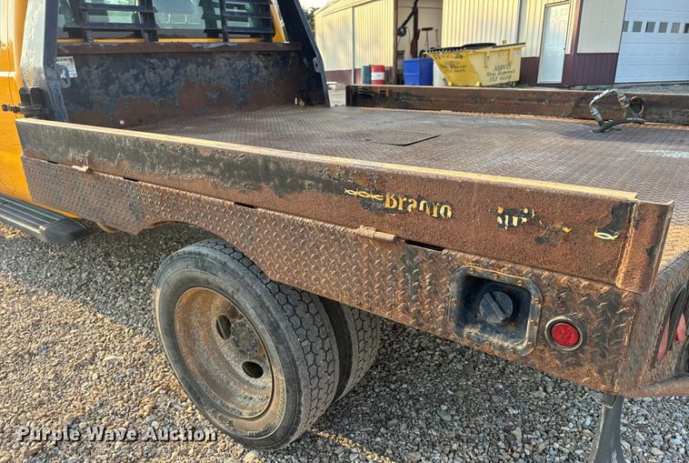 image for item EH6994 2012 Ford F550 XL SuperCab flatbed truck