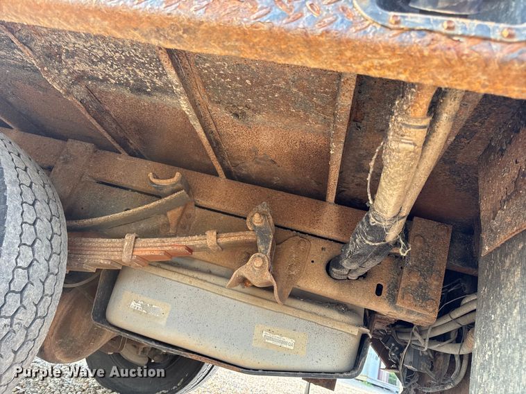 image for item EH6994 2012 Ford F550 XL SuperCab flatbed truck