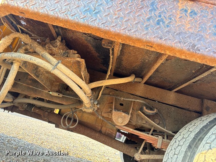 image for item EH6994 2012 Ford F550 XL SuperCab flatbed truck