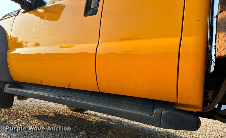 image for item EH6994 2012 Ford F550 XL SuperCab flatbed truck