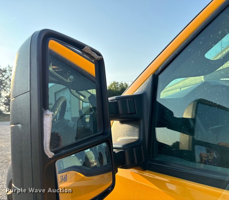 image for item EH6994 2012 Ford F550 XL SuperCab flatbed truck