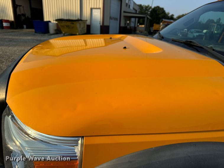 image for item EH6994 2012 Ford F550 XL SuperCab flatbed truck