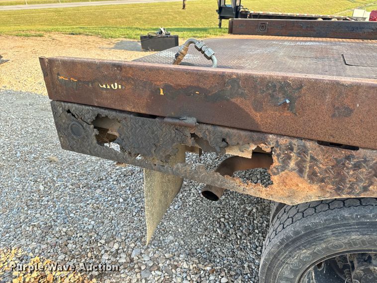 image for item EH6994 2012 Ford F550 XL SuperCab flatbed truck