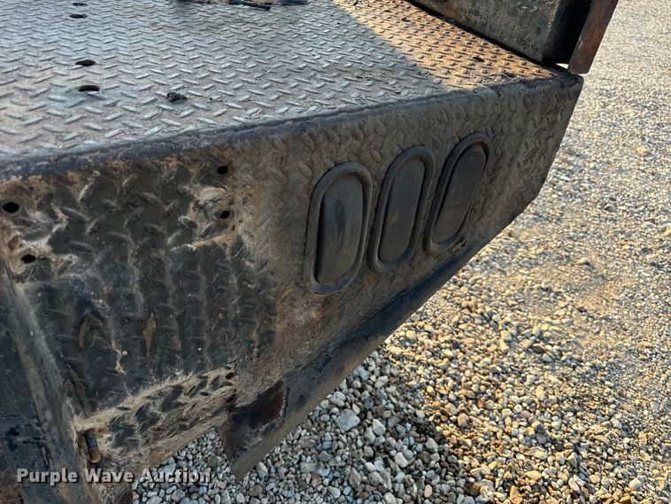 image for item EH6994 2012 Ford F550 XL SuperCab flatbed truck