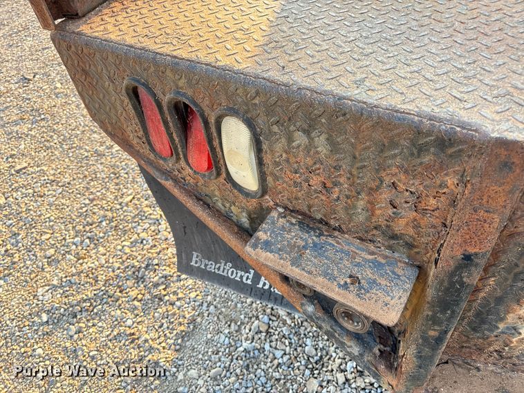 image for item EH6994 2012 Ford F550 XL SuperCab flatbed truck