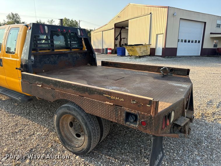 image for item EH6994 2012 Ford F550 XL SuperCab flatbed truck
