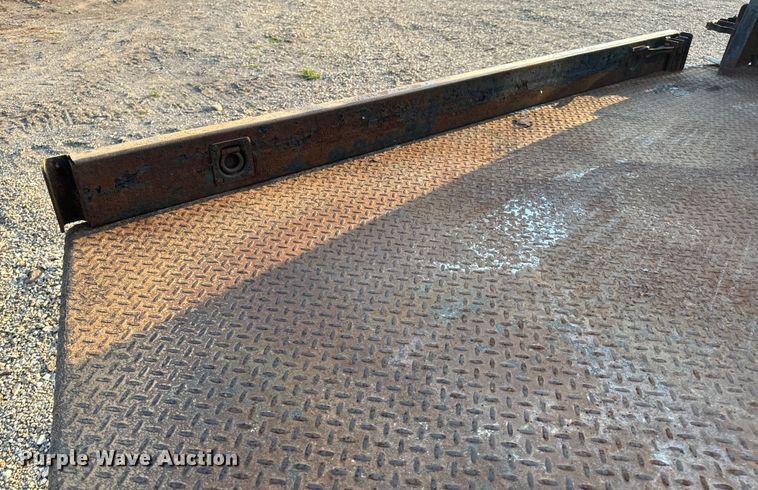 image for item EH6994 2012 Ford F550 XL SuperCab flatbed truck