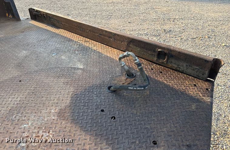 image for item EH6994 2012 Ford F550 XL SuperCab flatbed truck