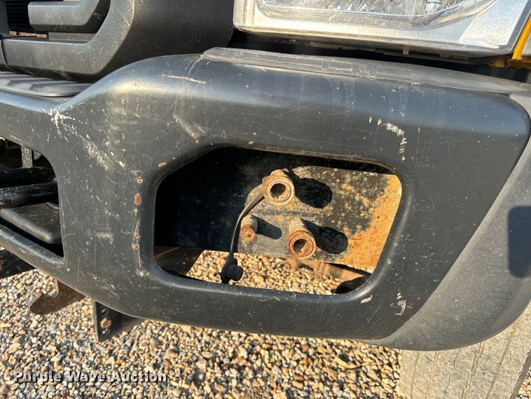 image for item EH6994 2012 Ford F550 XL SuperCab flatbed truck