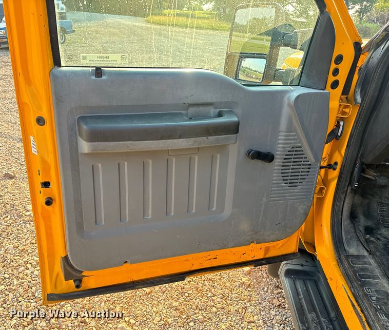 image for item EH6994 2012 Ford F550 XL SuperCab flatbed truck