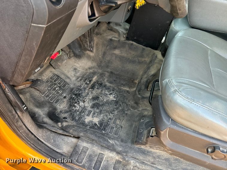 image for item EH6994 2012 Ford F550 XL SuperCab flatbed truck