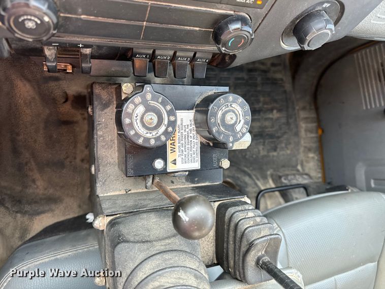 image for item EH6994 2012 Ford F550 XL SuperCab flatbed truck