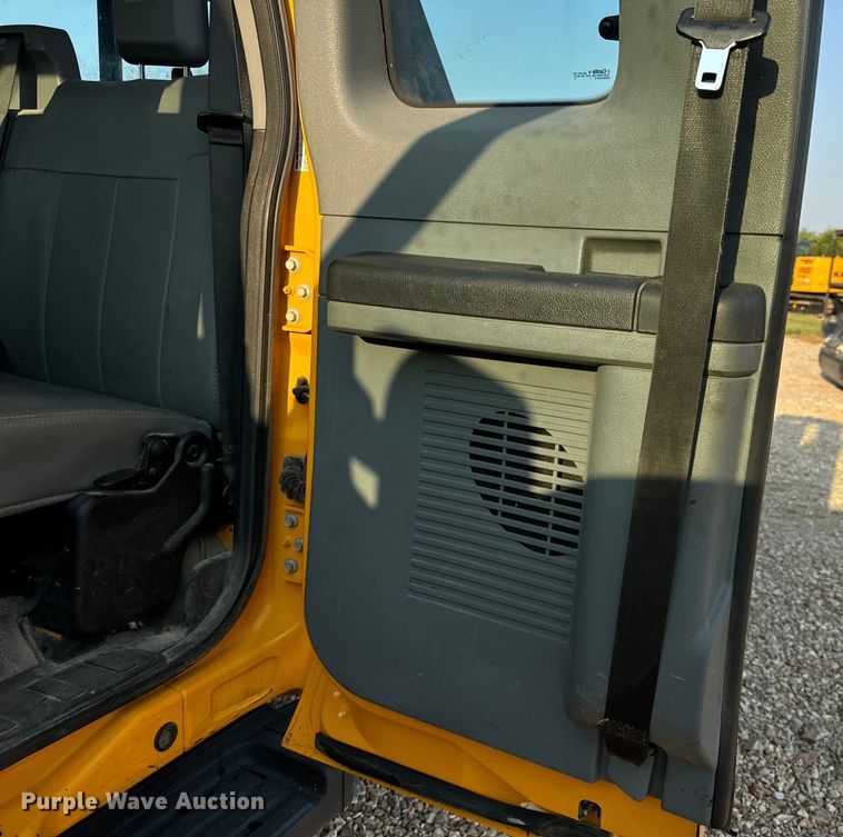 image for item EH6994 2012 Ford F550 XL SuperCab flatbed truck