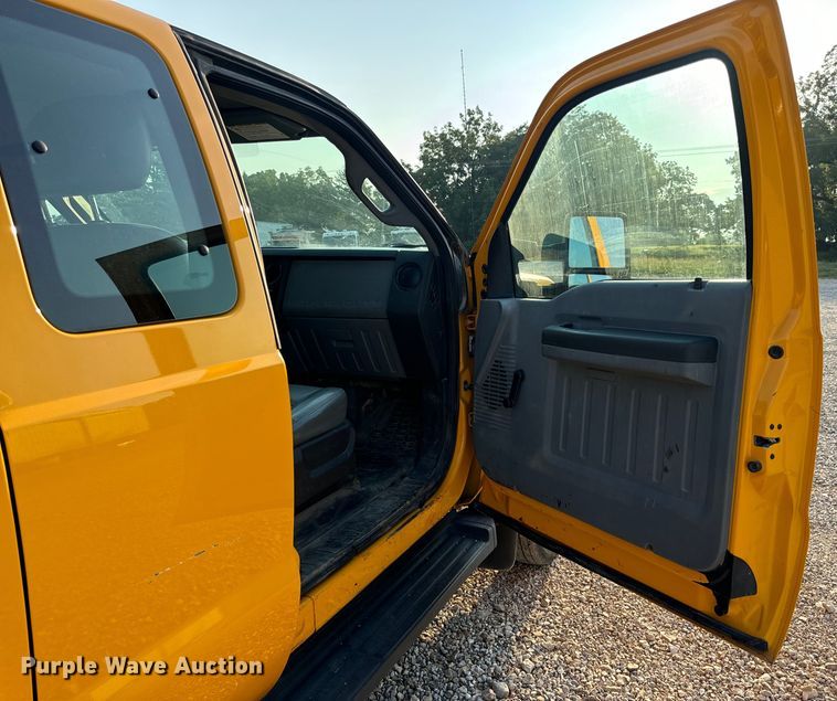 image for item EH6994 2012 Ford F550 XL SuperCab flatbed truck