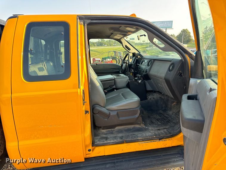 image for item EH6994 2012 Ford F550 XL SuperCab flatbed truck