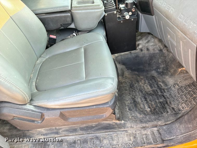 image for item EH6994 2012 Ford F550 XL SuperCab flatbed truck