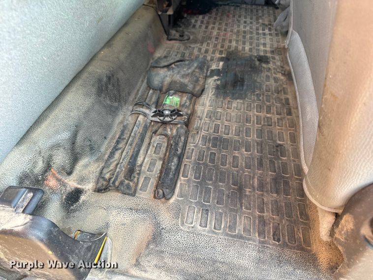 image for item EH6994 2012 Ford F550 XL SuperCab flatbed truck