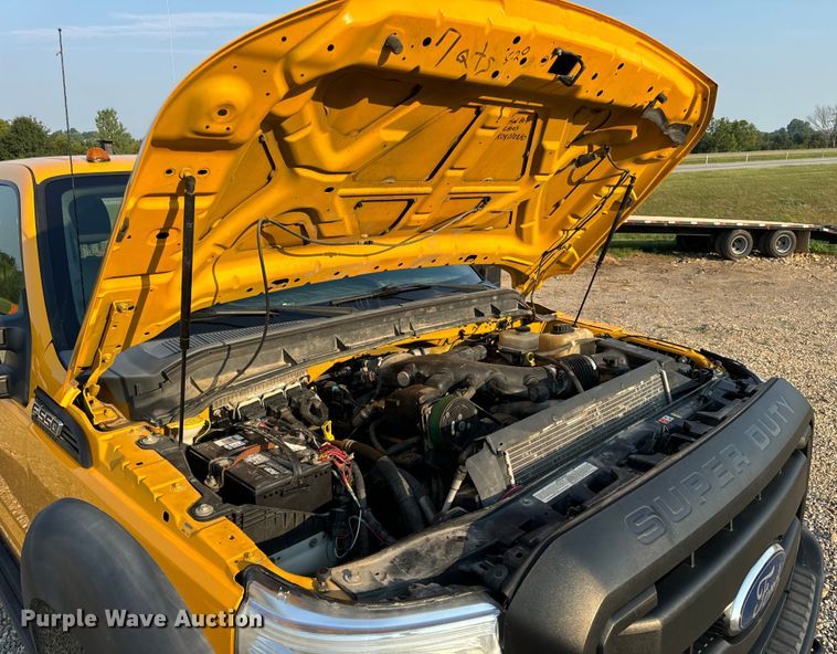 image for item EH6994 2012 Ford F550 XL SuperCab flatbed truck