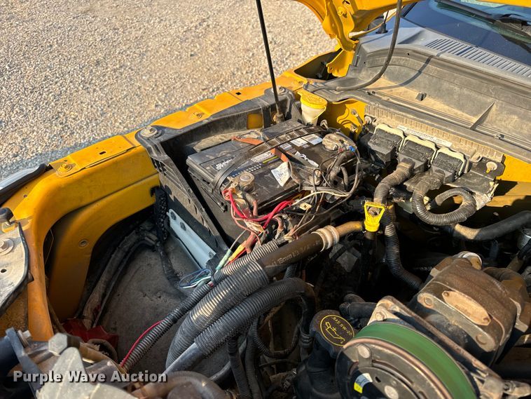 image for item EH6994 2012 Ford F550 XL SuperCab flatbed truck