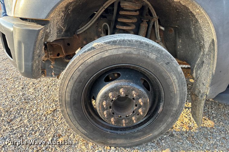 image for item EH6994 2012 Ford F550 XL SuperCab flatbed truck