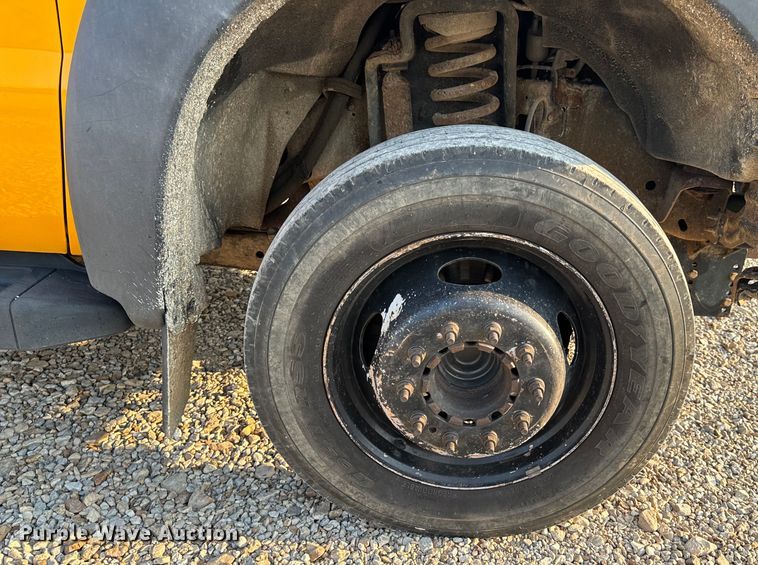 image for item EH6994 2012 Ford F550 XL SuperCab flatbed truck