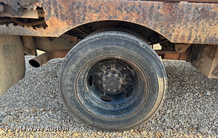 image for item EH6994 2012 Ford F550 XL SuperCab flatbed truck