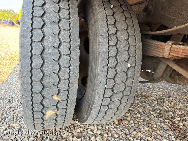 image for item EH6994 2012 Ford F550 XL SuperCab flatbed truck