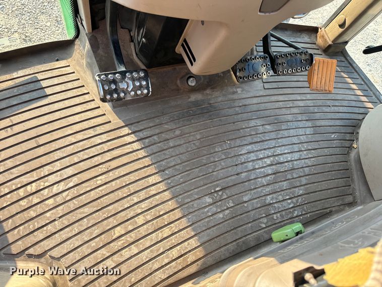 image for item EH6995 2010 John Deere 6430 Premium MFWD tractor