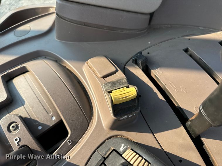 image for item EH6995 2010 John Deere 6430 Premium MFWD tractor