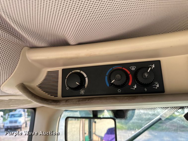 image for item EH6995 2010 John Deere 6430 Premium MFWD tractor