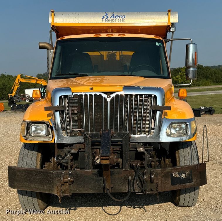 image for item EH6997 2006 International  7400  dump truck