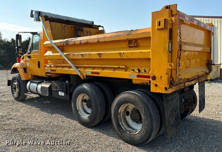 image for item EH6997 2006 International  7400  dump truck