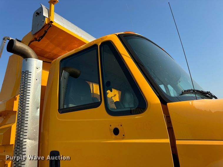 image for item EH6997 2006 International  7400  dump truck