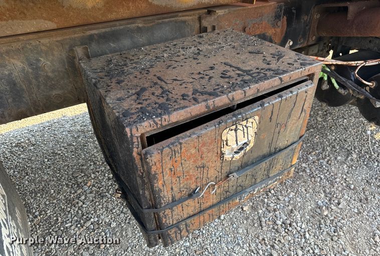 image for item EH6997 2006 International  7400  dump truck