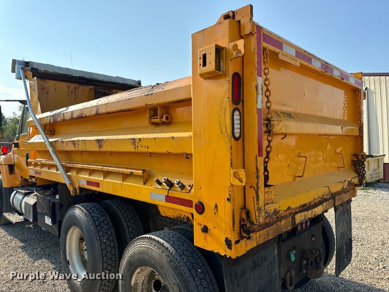 image for item EH6997 2006 International  7400  dump truck