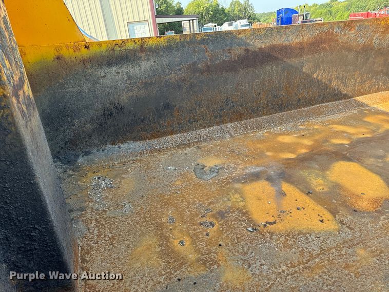 image for item EH6997 2006 International  7400  dump truck