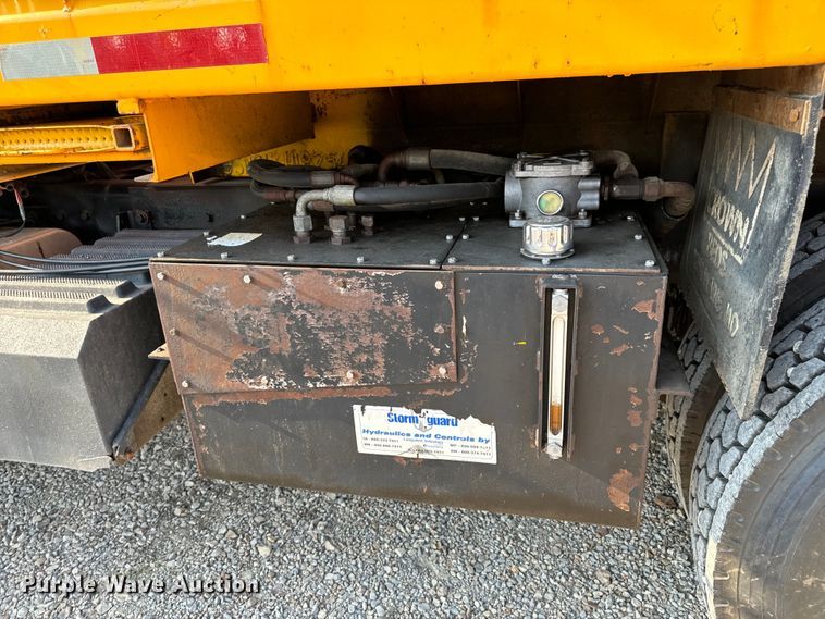 image for item EH6997 2006 International  7400  dump truck