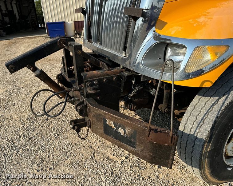 image for item EH6997 2006 International  7400  dump truck