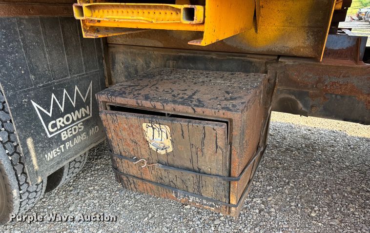 image for item EH6997 2006 International  7400  dump truck