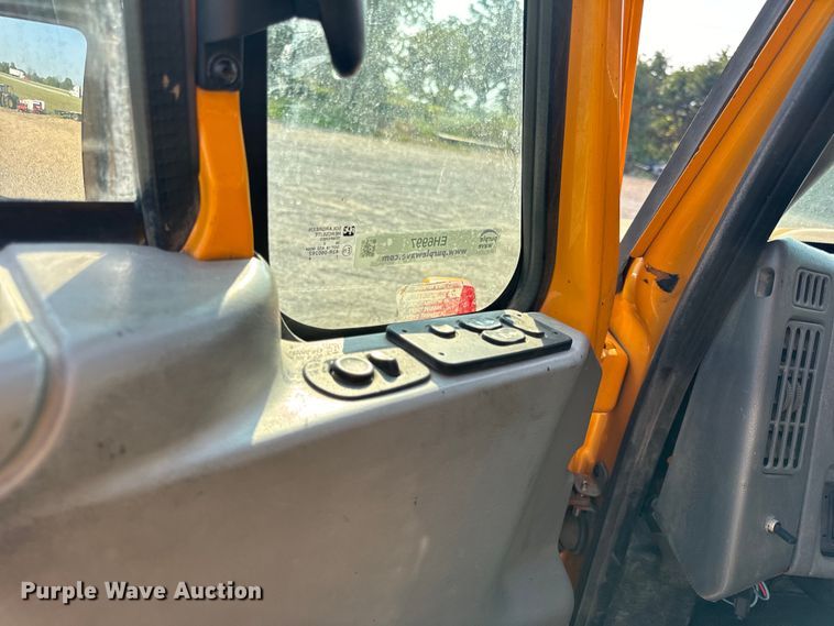 image for item EH6997 2006 International  7400  dump truck