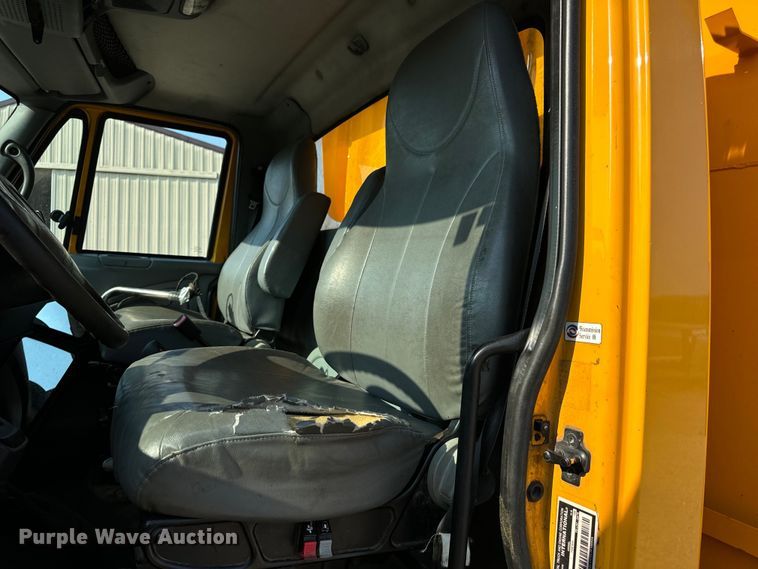 image for item EH6997 2006 International  7400  dump truck