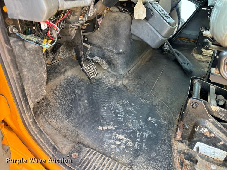 image for item EH6997 2006 International  7400  dump truck