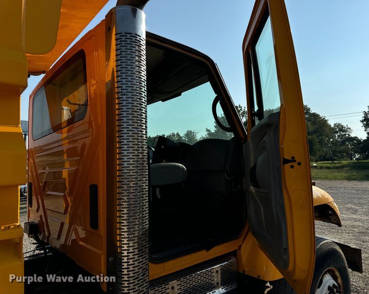 image for item EH6997 2006 International  7400  dump truck