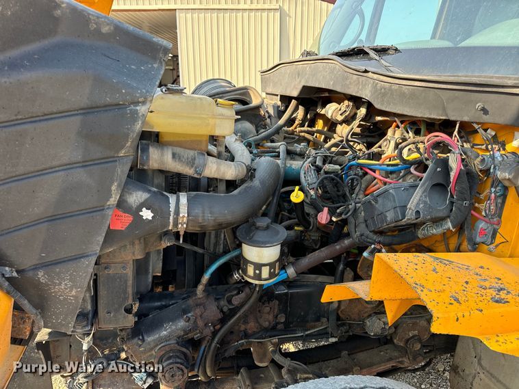 image for item EH6997 2006 International  7400  dump truck