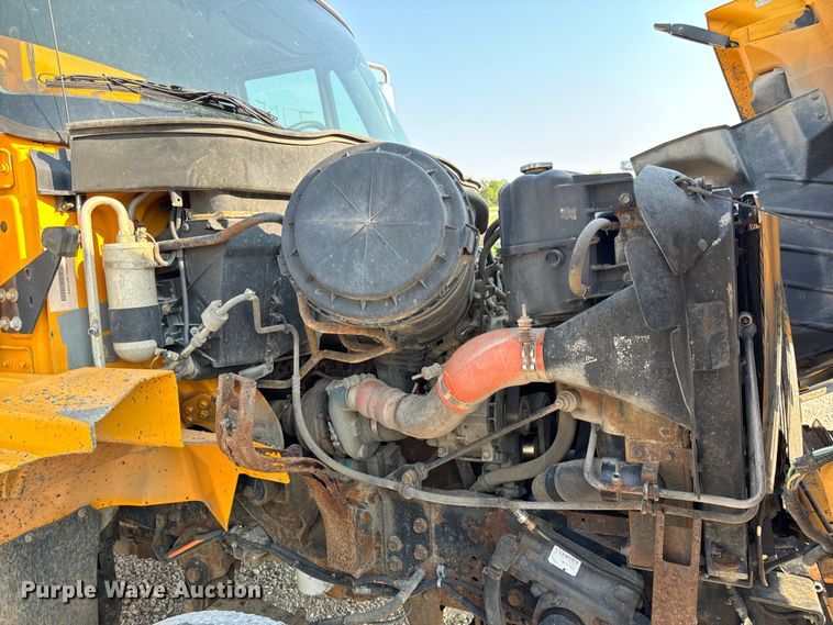 image for item EH6997 2006 International  7400  dump truck